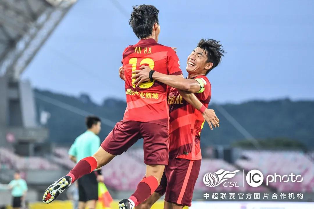 من هو بطل الدوري الإنجليزي 2020؟