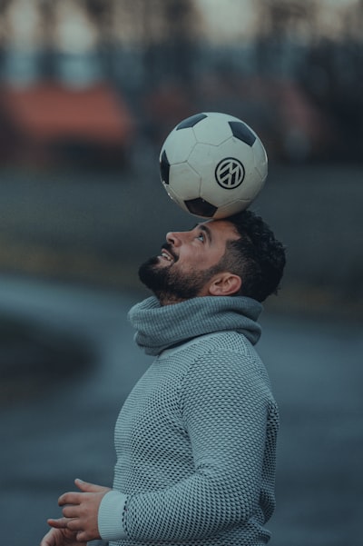 موعد قرعة ربع نهائي دوري أبطال أوروبا 2025